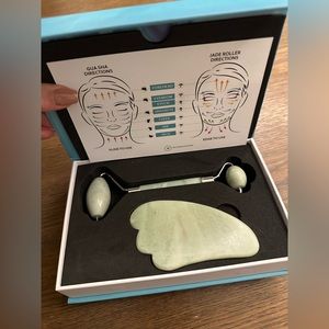 Jade Face Roller & Gua Sha Massager Set
